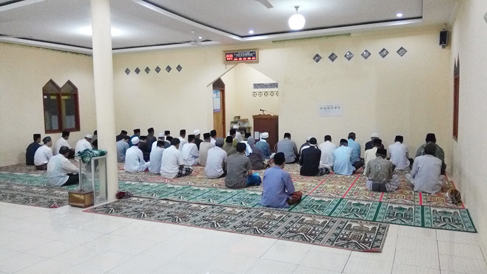 Gerakan Sholat Subuh Berjamaah di Masjid